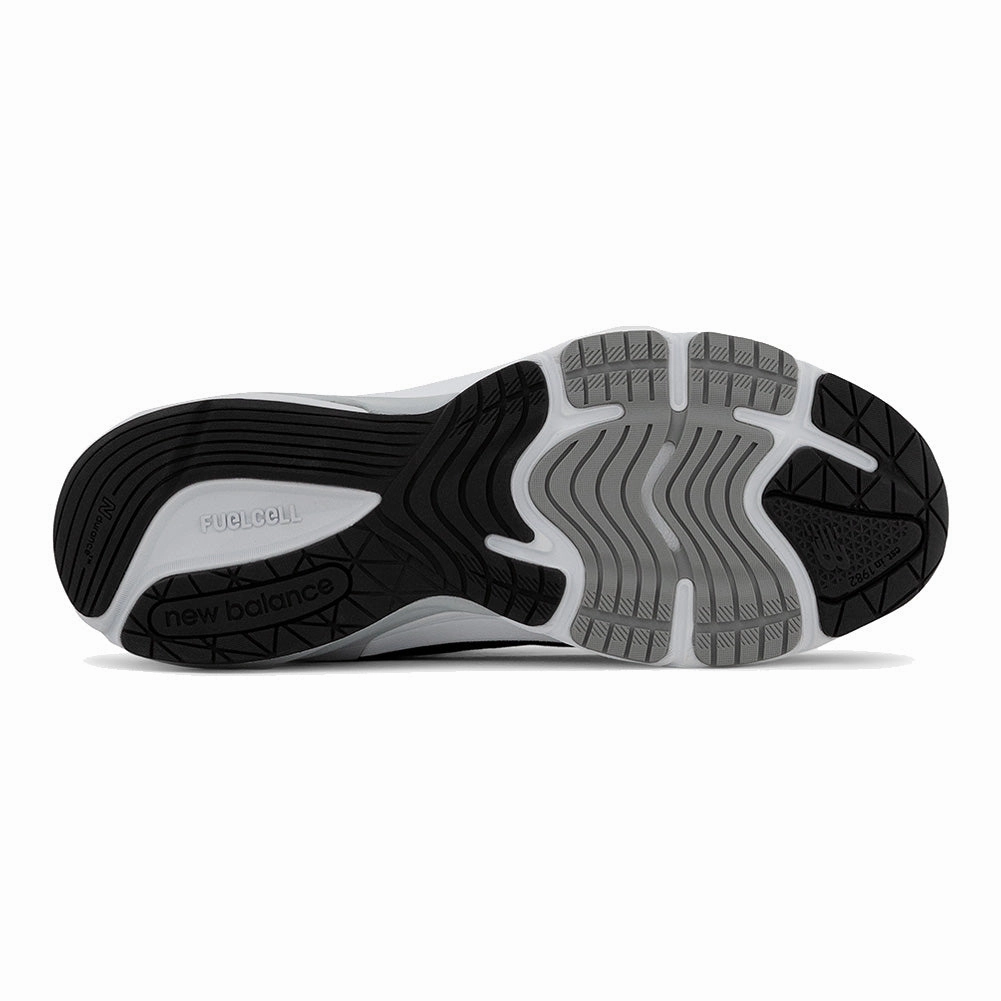 Adjustable closure features New Balance 990v6