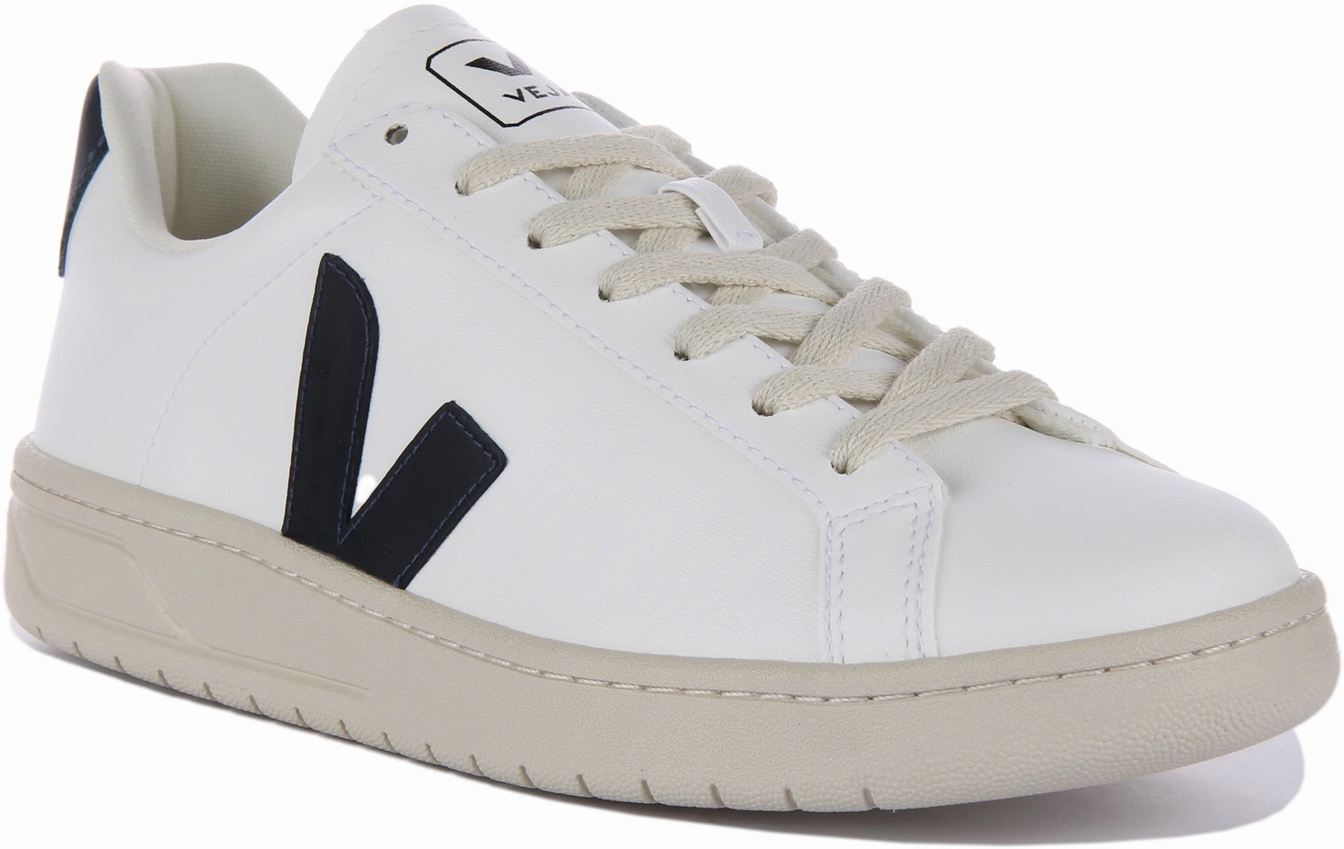 Active Gear Support Zone Veja Urca Cwl In White Navy For Women