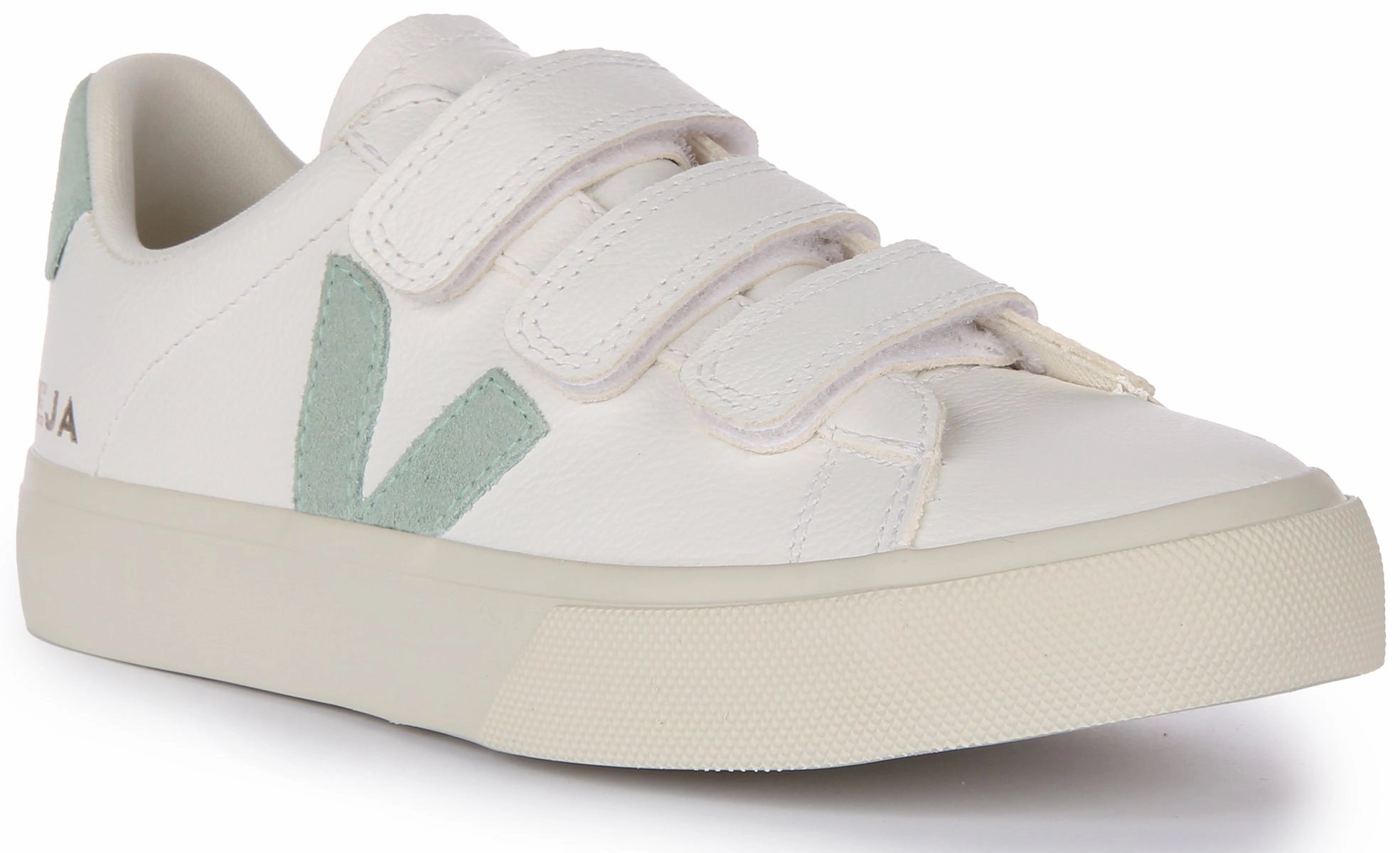 slim cut Odor Resistant Veja Recife Chromfre In White Green For Women