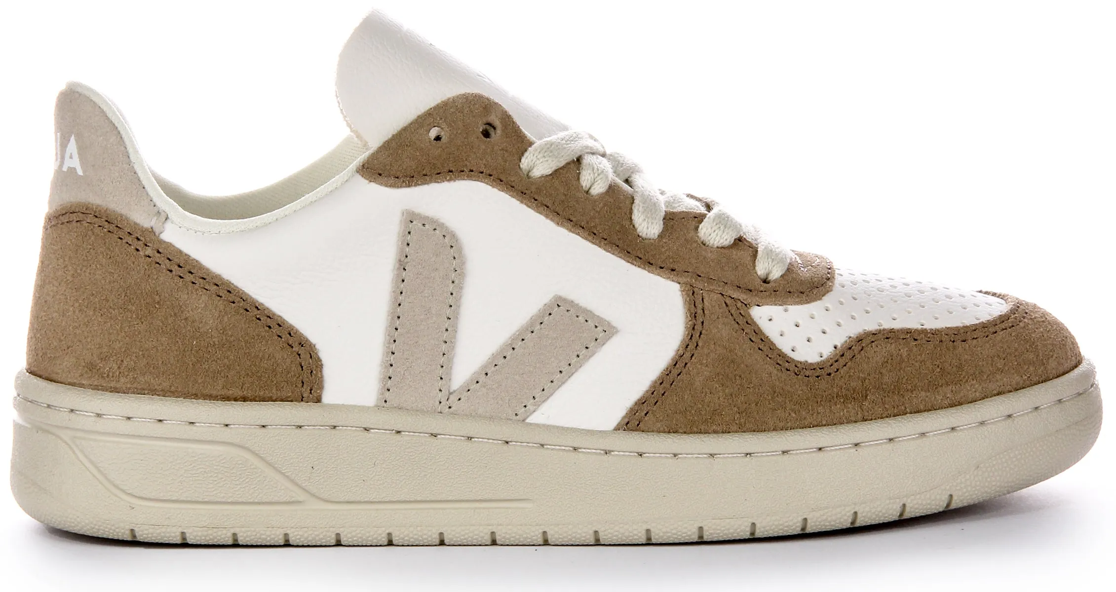 Breathable Design Veja V 10 Chromefree In White For Men