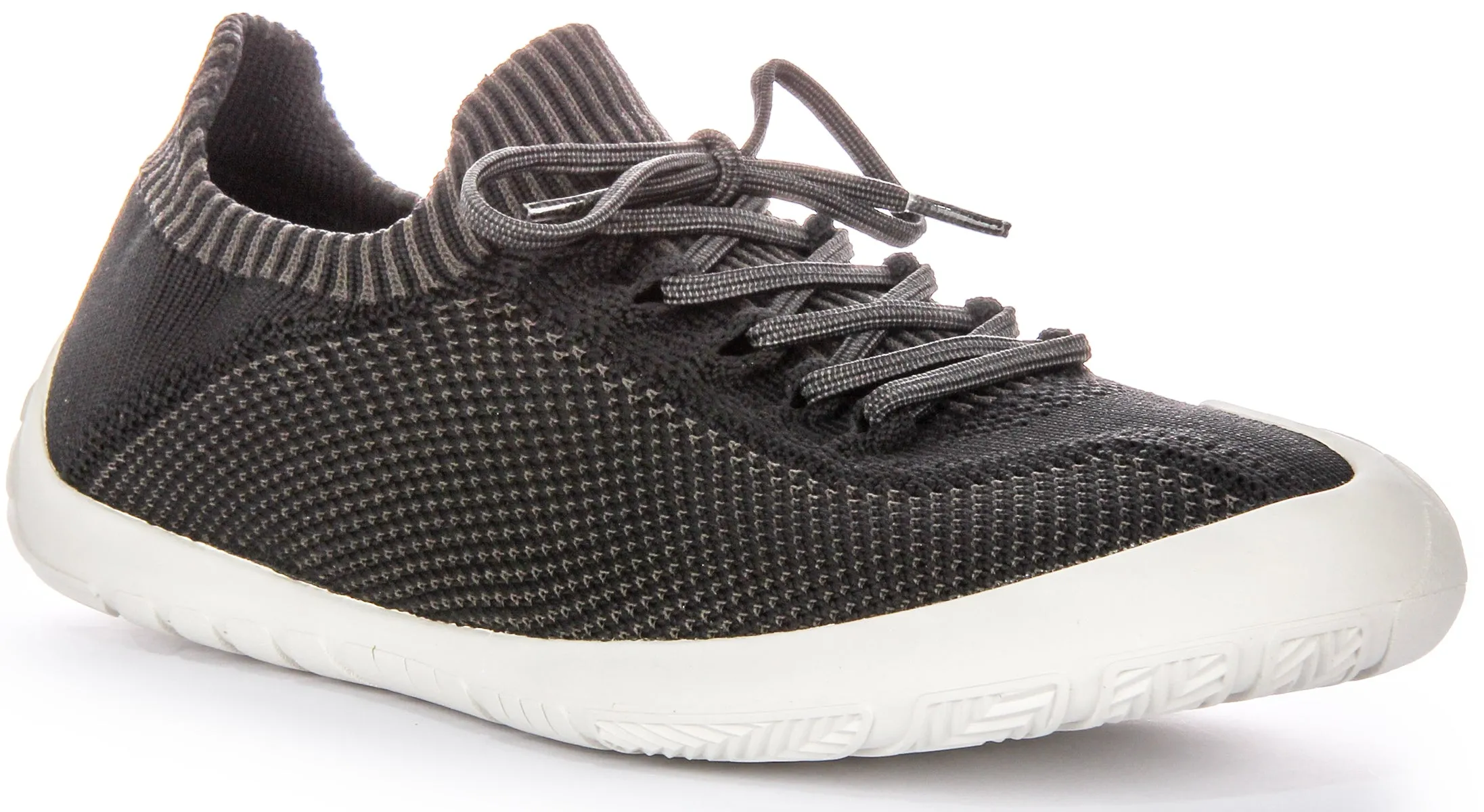 Heel counter minimizes wobble during lift-offs Support layers integrate without restricting flexibility Camper Peu Path M In Black Trainers