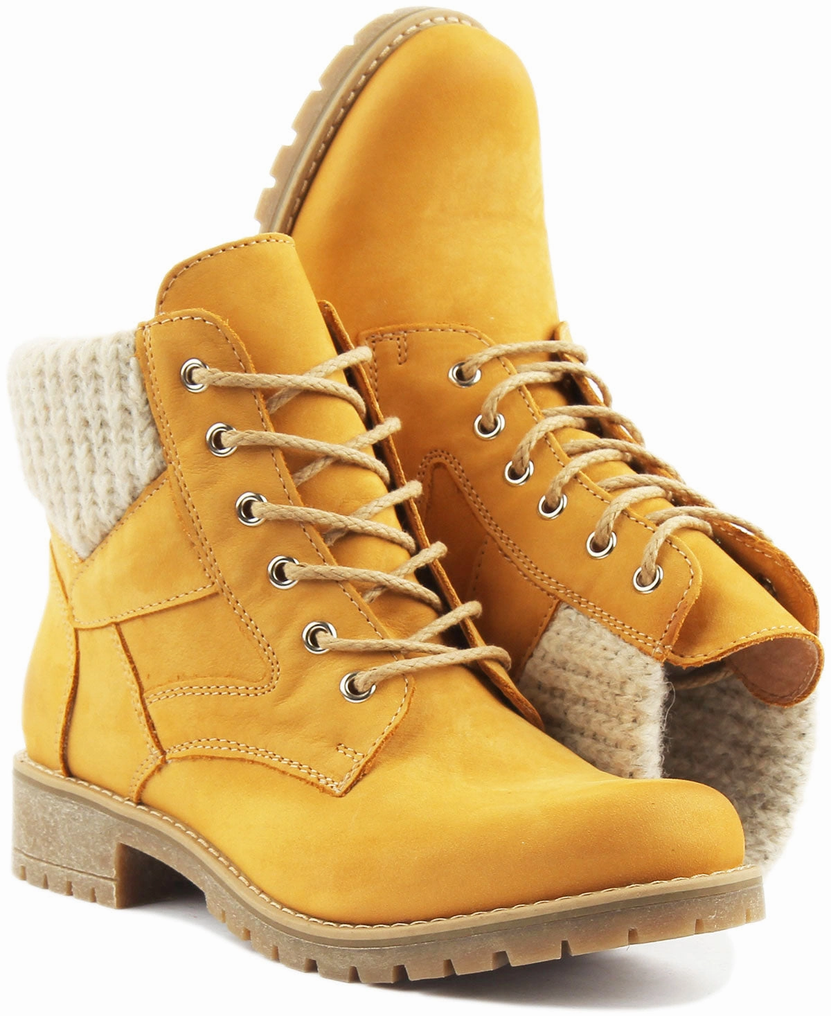 Day Trek Justin Reess England Sophia In Mustard