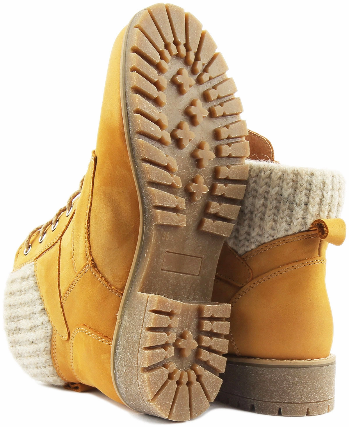 Day Trek Justin Reess England Sophia In Mustard