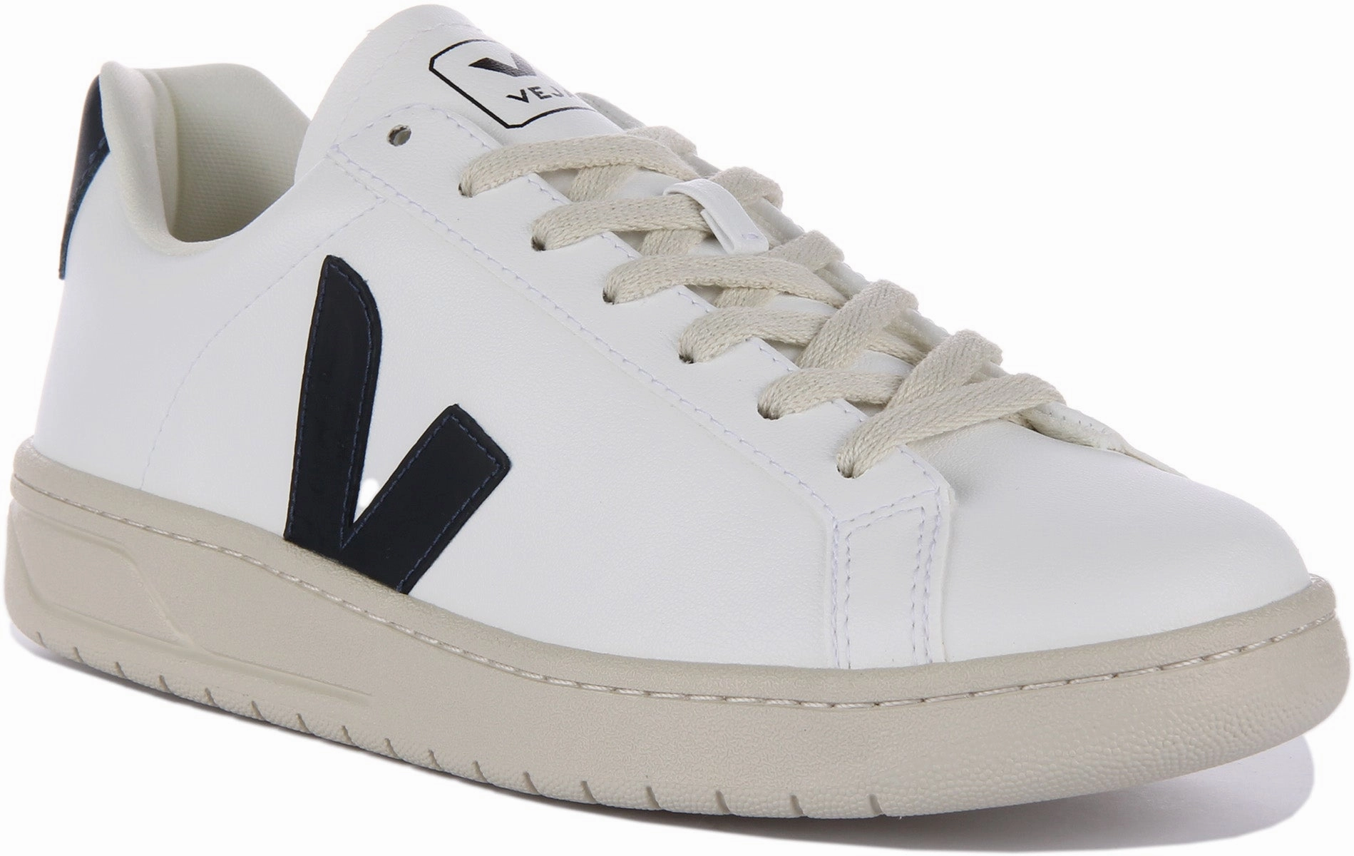 Veja Urca Cwl In White Navy For Men Designed for a snug fit that avoids pressure points