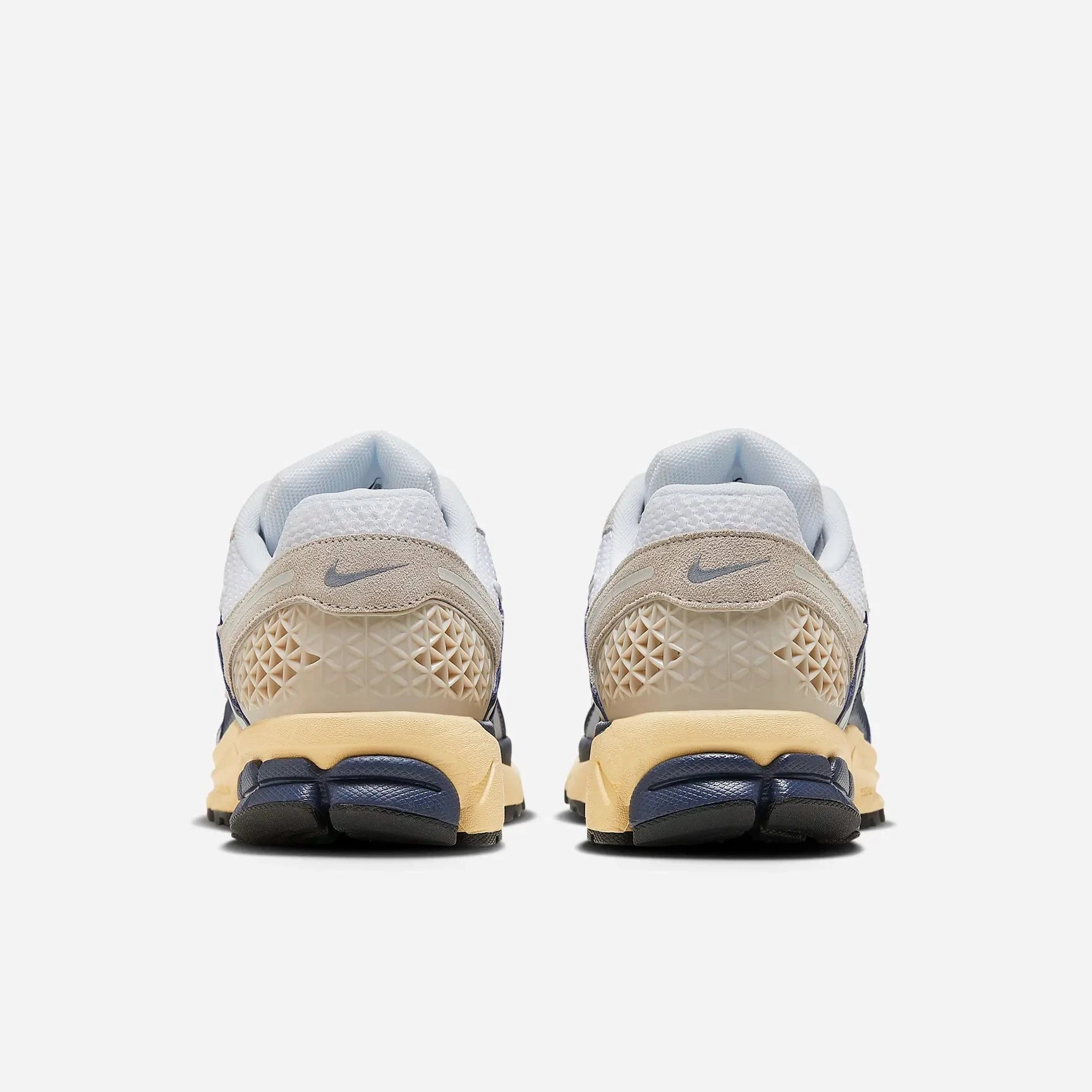 Fast pace running part NIKE - Zoom Vomero 5 - White/Cream/Thunder Blue - Unisex [HF4259 100]