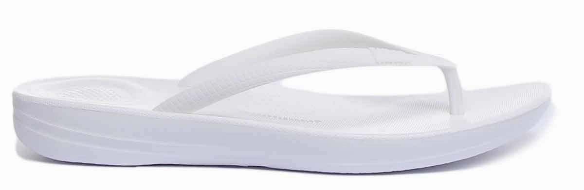 Fitflop Iqushion In White For Women Bare Touch Support
