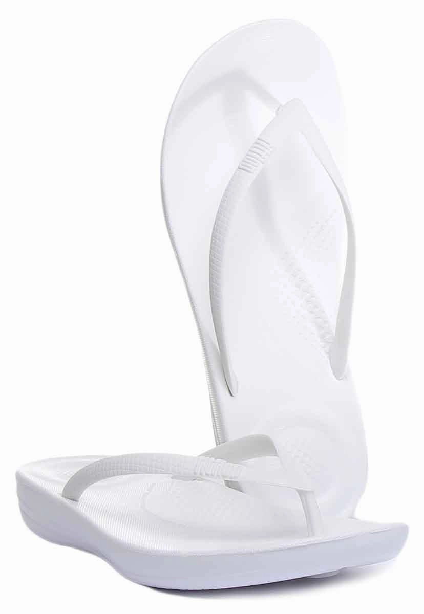 Fitflop Iqushion In White For Women Bare Touch Support