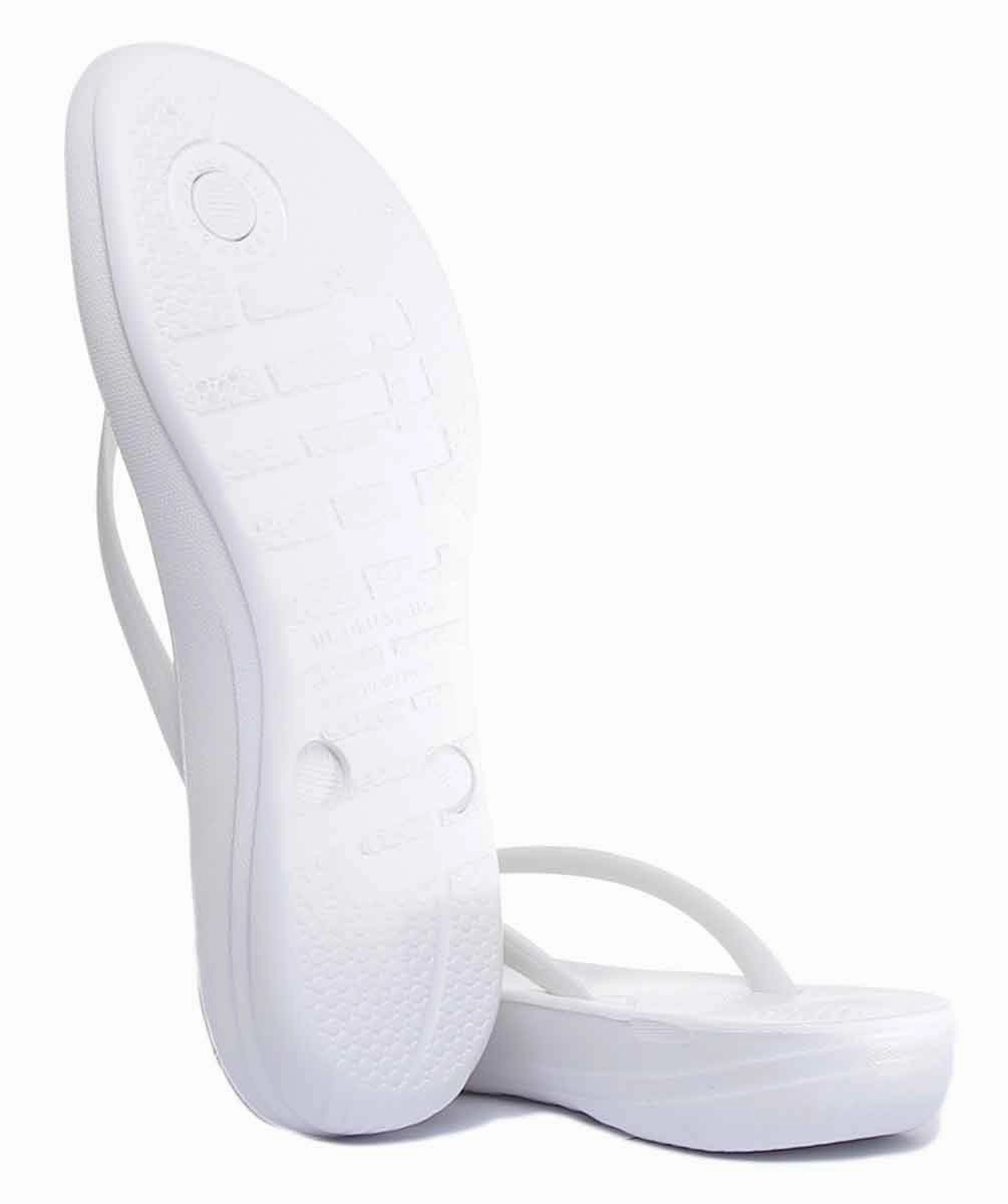 Fitflop Iqushion In White For Women Bare Touch Support