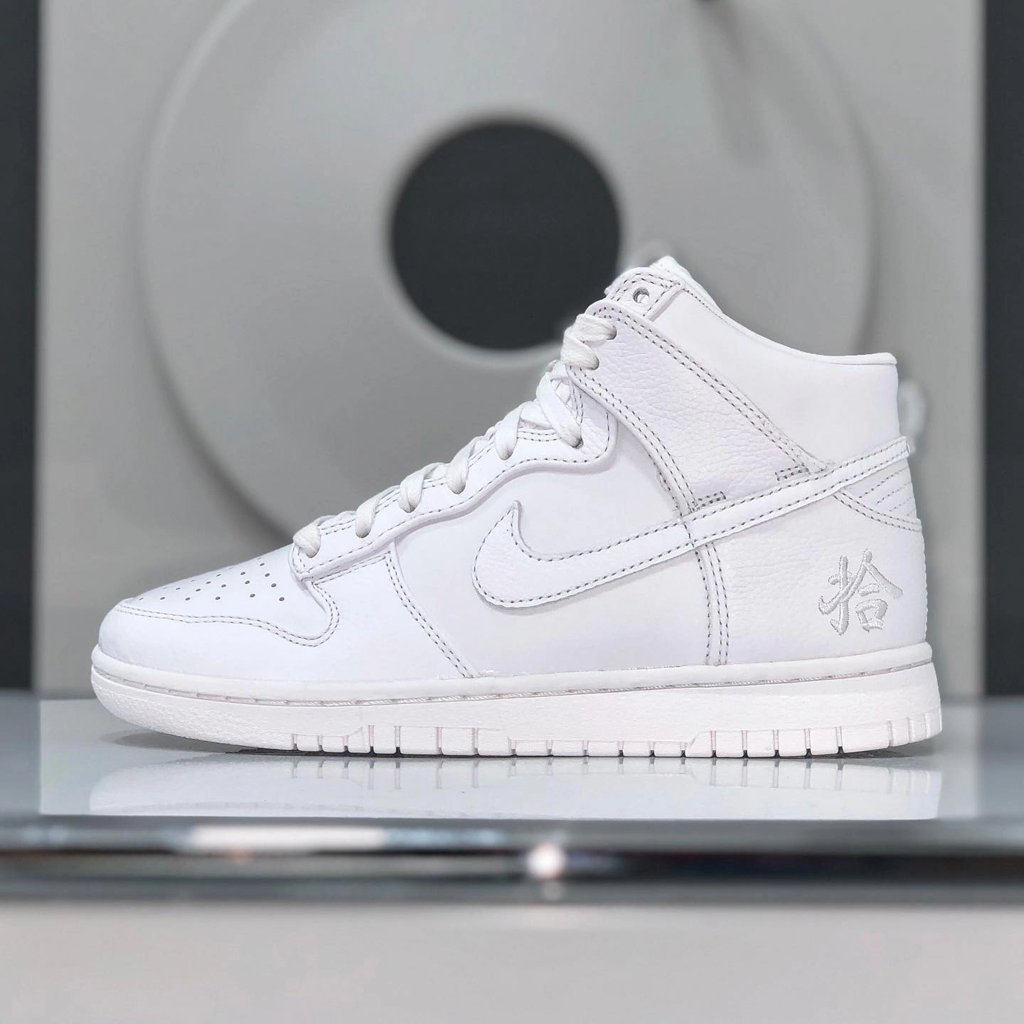 foam - sole - feature shoes NIKE - Dunk Hi Retro Premium - White/White - Unisex [DO2321 111]