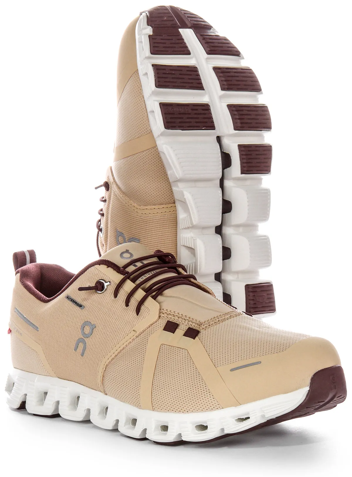 Grip Pattern On Running Cloud 5 Waterproof In Ivory For Men