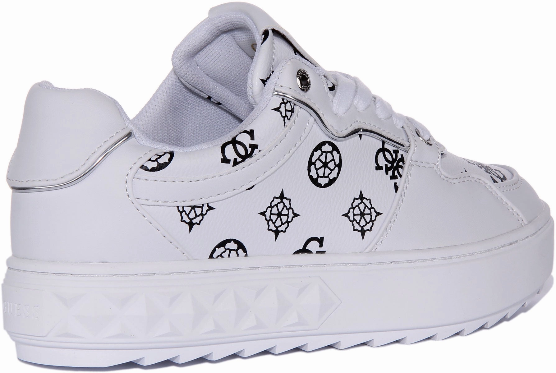 Guess Fiena Trainers In White Black For Women Push Forward