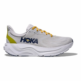 solid - colored shoes Hoka Arahi 8