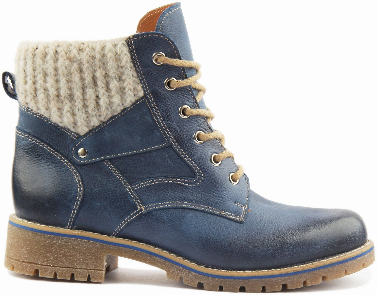 Justin Reess England Sophia In Blue Trail Protection Gear