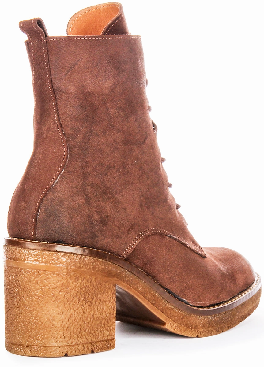 Justinreess England Danna In Brown For Women Mountain Grip