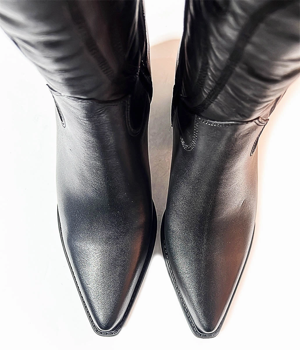 Justinreess England Willa In Black For Women Detailed Stitch