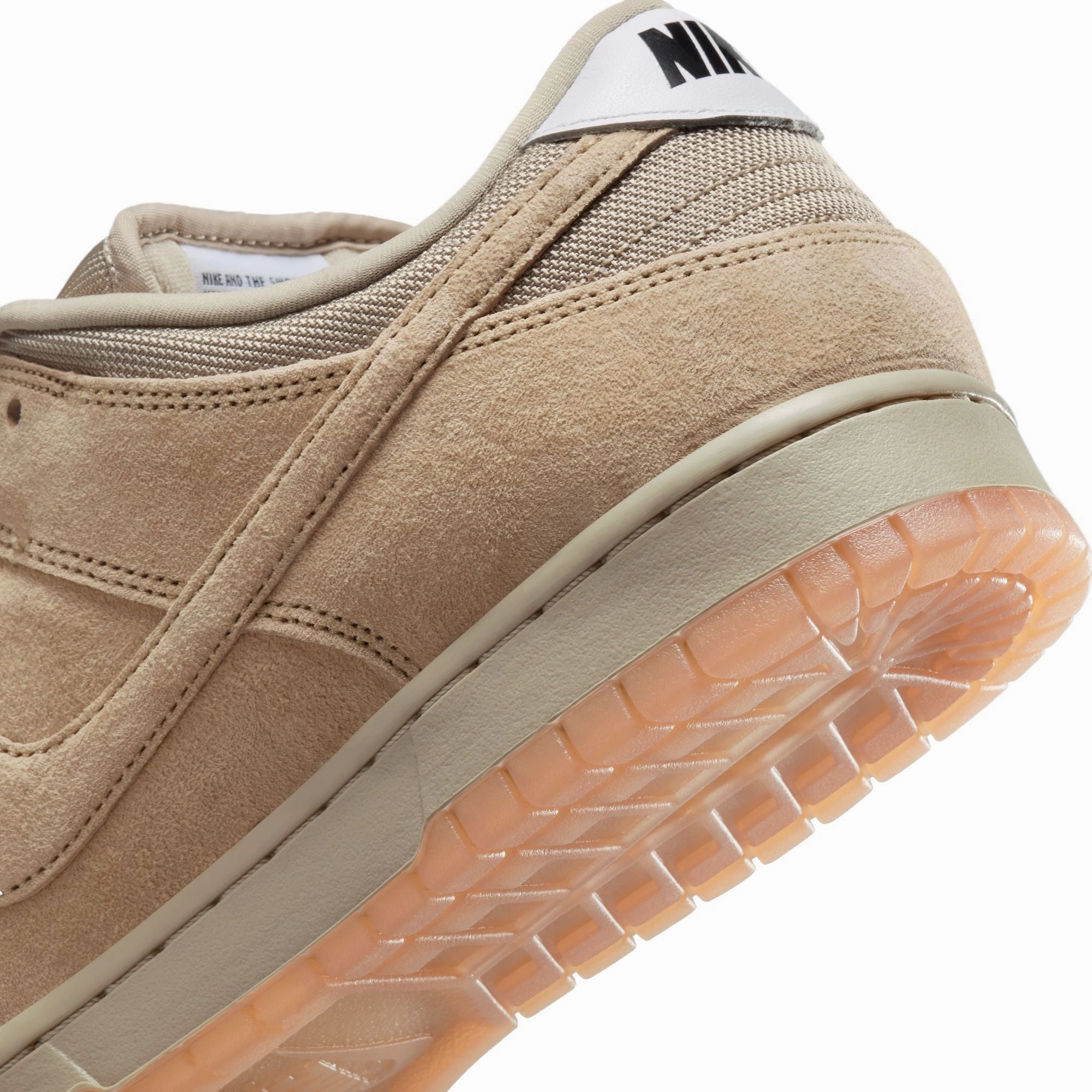 Light Foot Nike SB Dunk Low Pro B Parachute Beige Sale