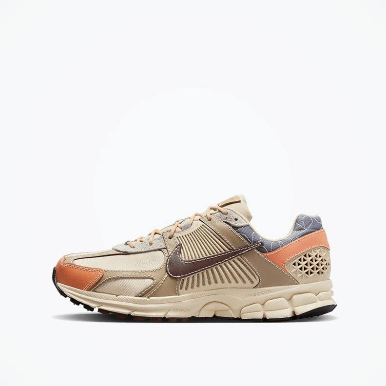 waterproof shoe characteristic City running requirement NIKE - Zoom Vomero 5 - Sashiko Sanddrift - Men's [FZ5051 121]