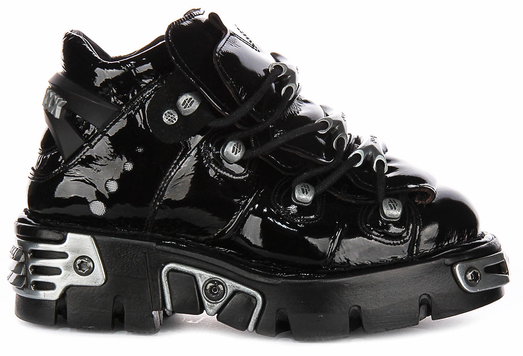 Modern Essential Newrock 106 Reactor In Black Patent