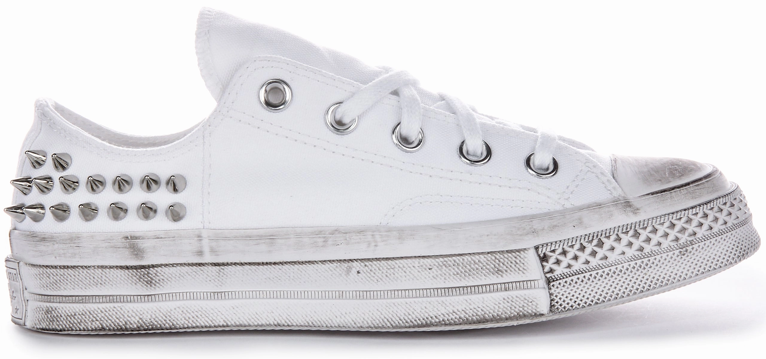 Modern Urban Converse Chuck 70s Vintage Studd A07208C In White Silver