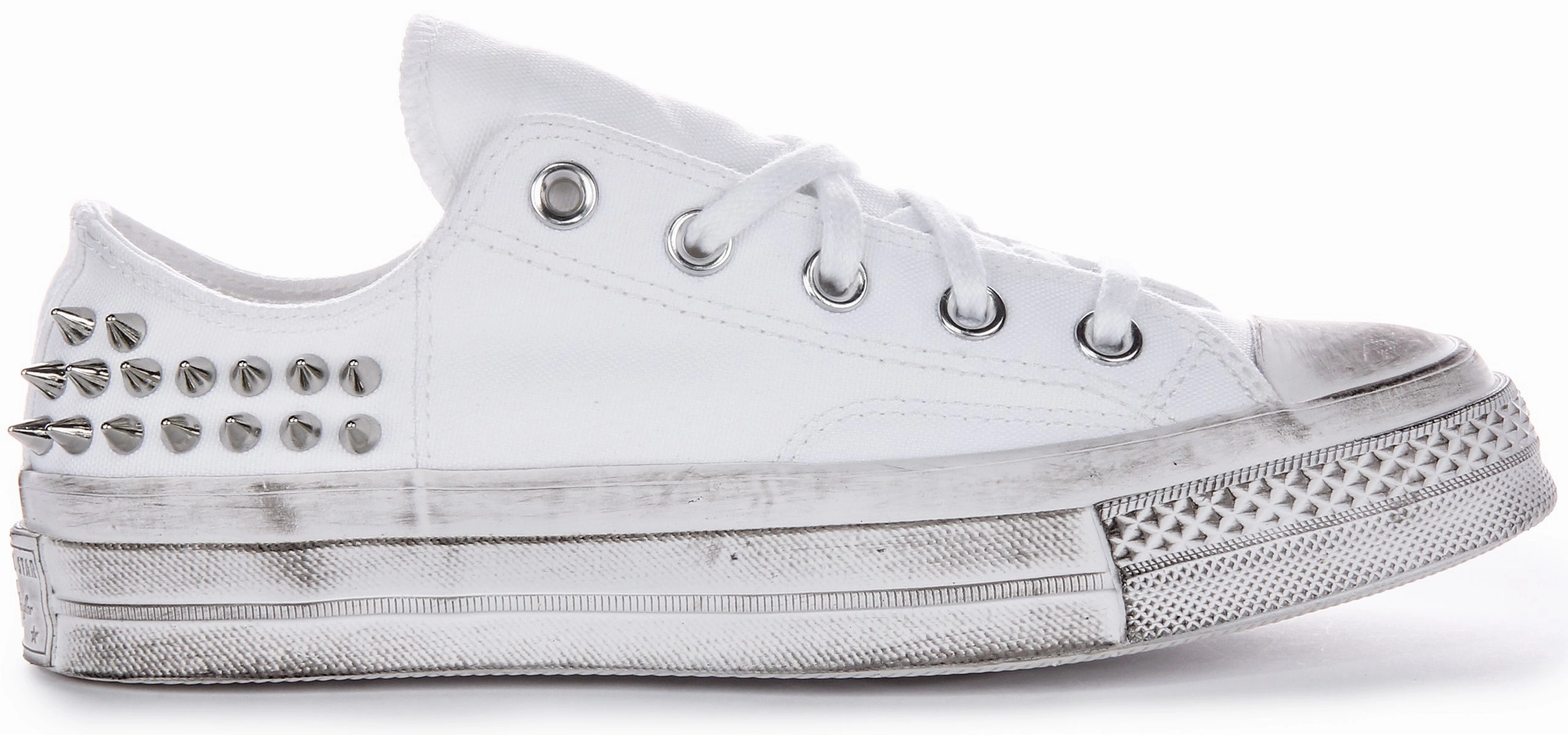 Modern Urban Converse Chuck 70s Vintage Studd A07208C In White Silver