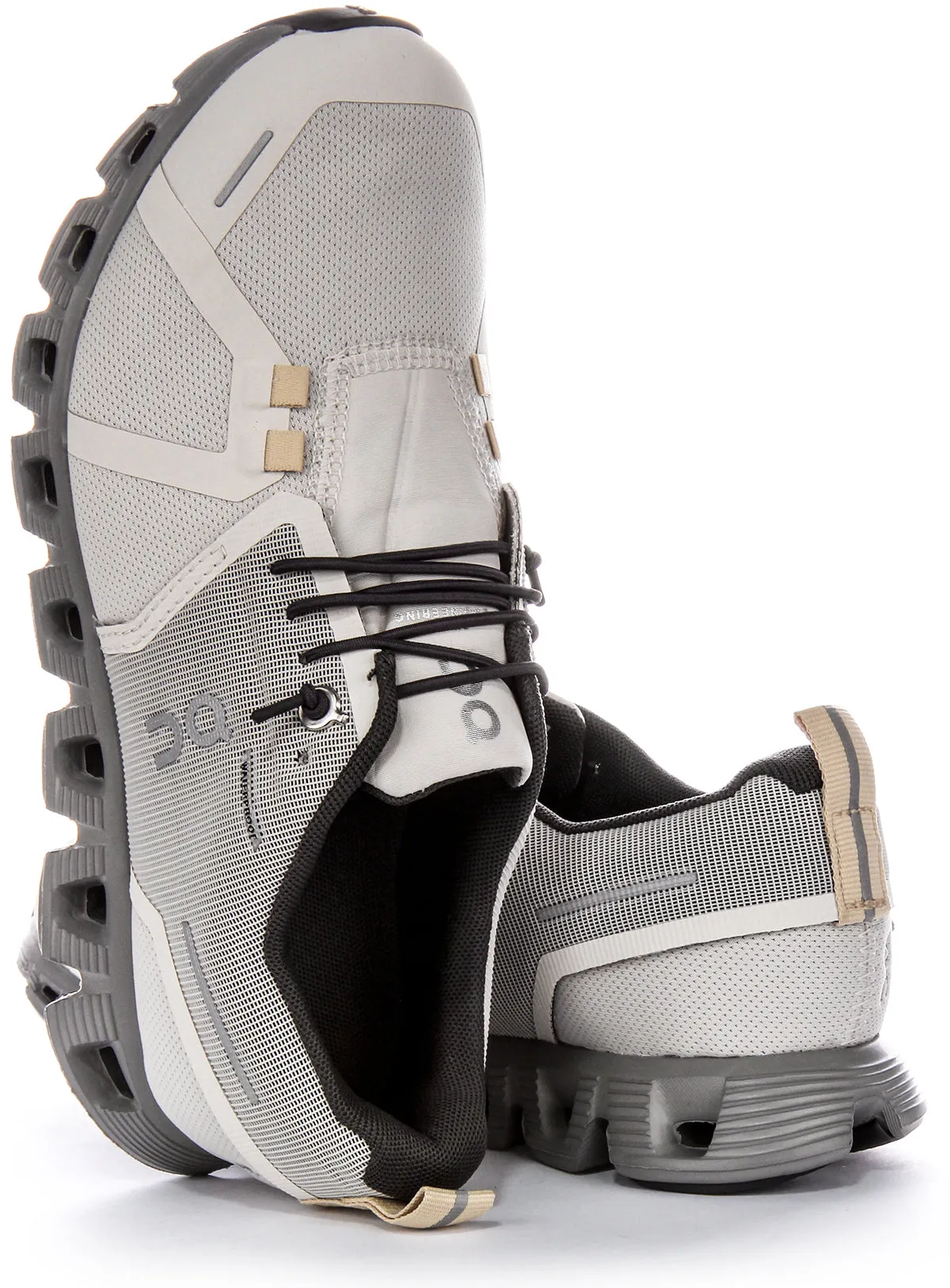 Motion Assist On Running Cloud 5 Waterproof In Pearl White For Women