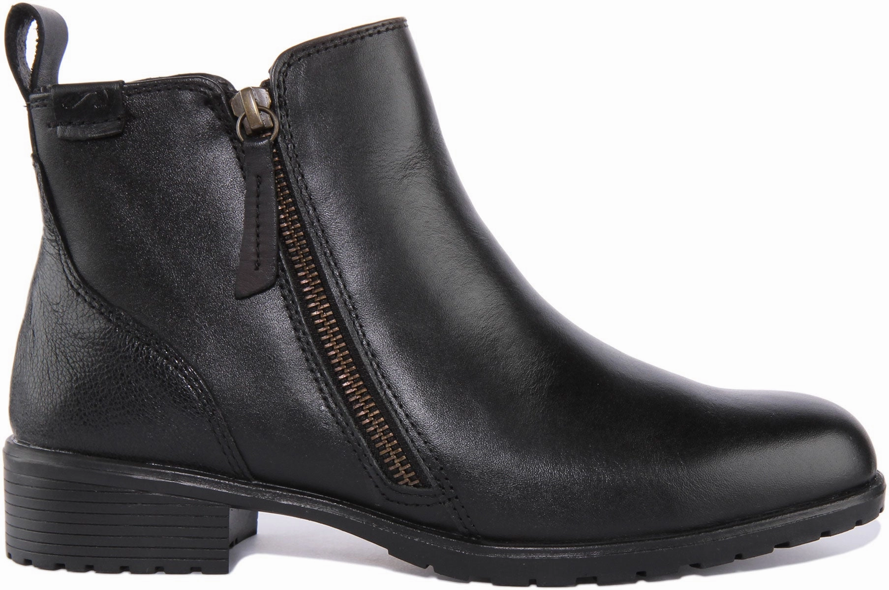 Mountain Shield Strive Sandringham In Black For Women