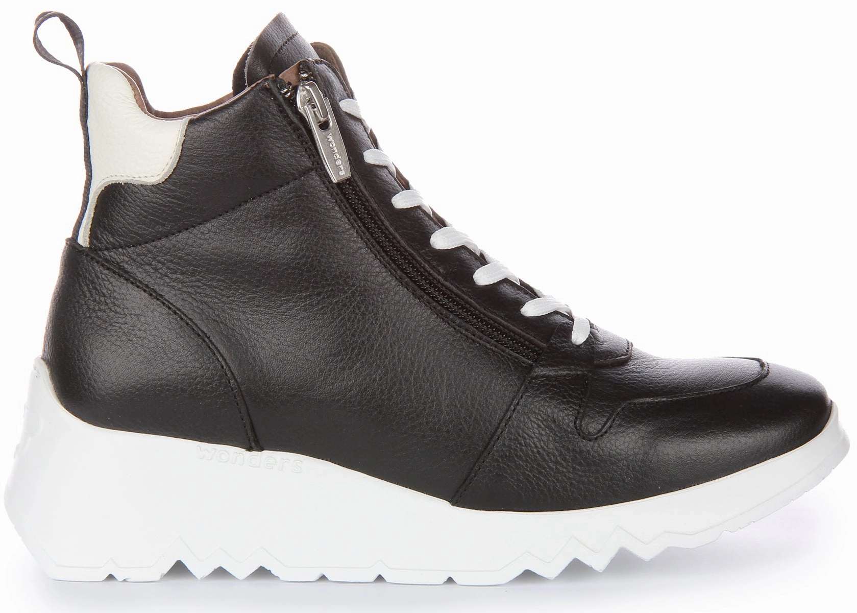 Mountaineering Boots Wonders Yoko Lace High Top In Black White For Women