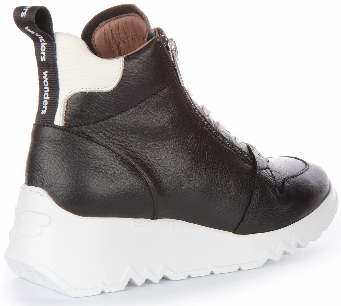 Mountaineering Boots Wonders Yoko Lace High Top In Black White For Women