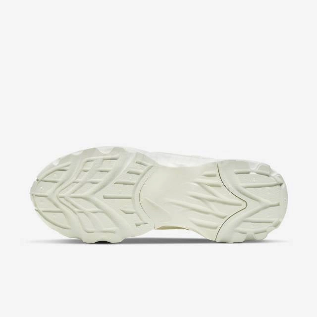 NIKE -  W TC 7900 - Sail/Black - Women's [DD9682 100] Foot Frame