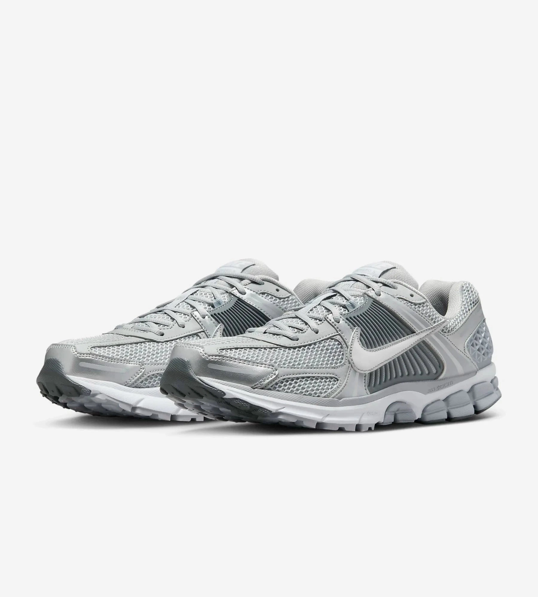 NIKE - Zoom Vomero 5 - Wolf Grey/Metallic Silver - Unisex [FJ4151 003] Outsole Power