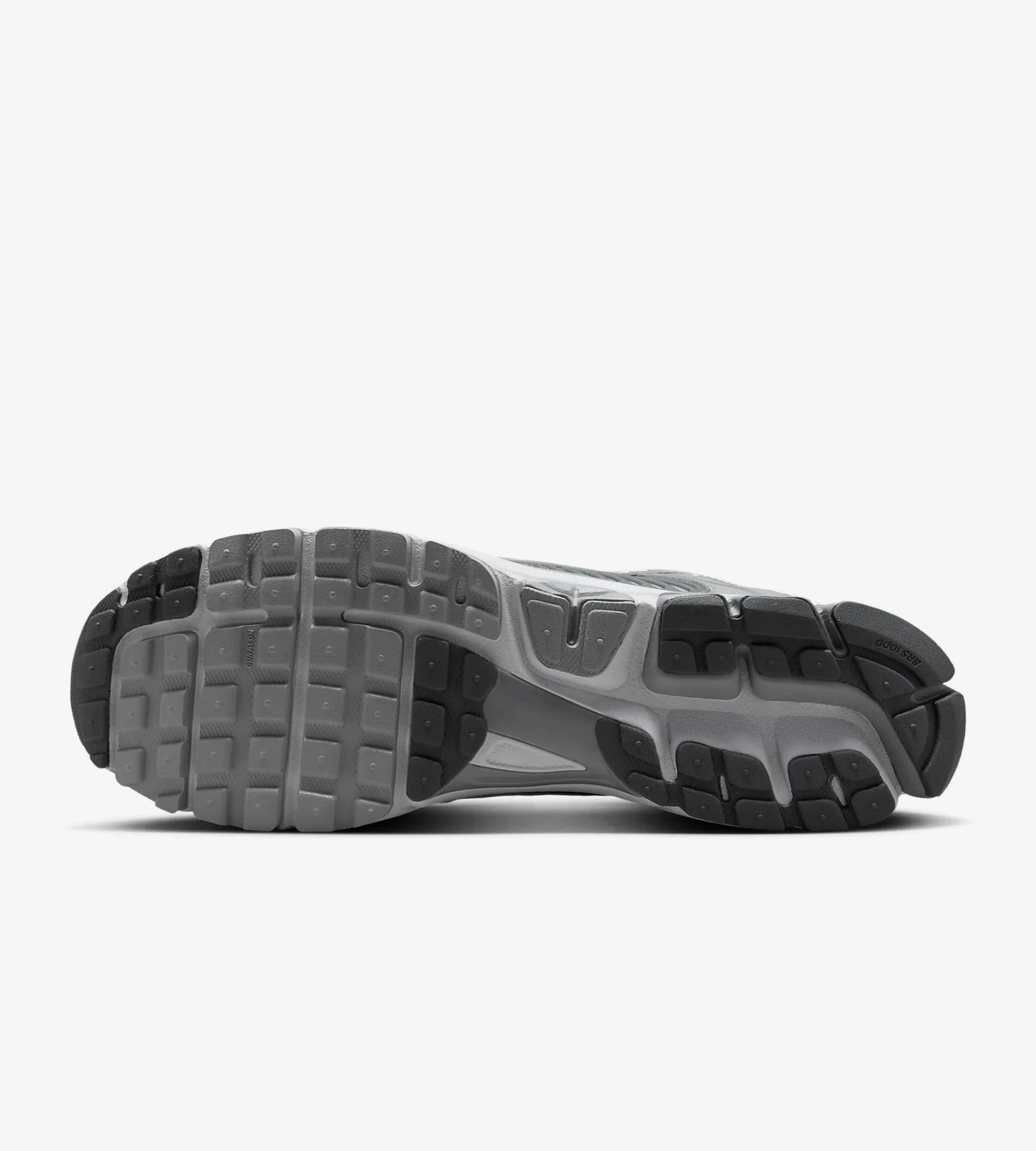 NIKE - Zoom Vomero 5 - Wolf Grey/Metallic Silver - Unisex [FJ4151 003] Outsole Power