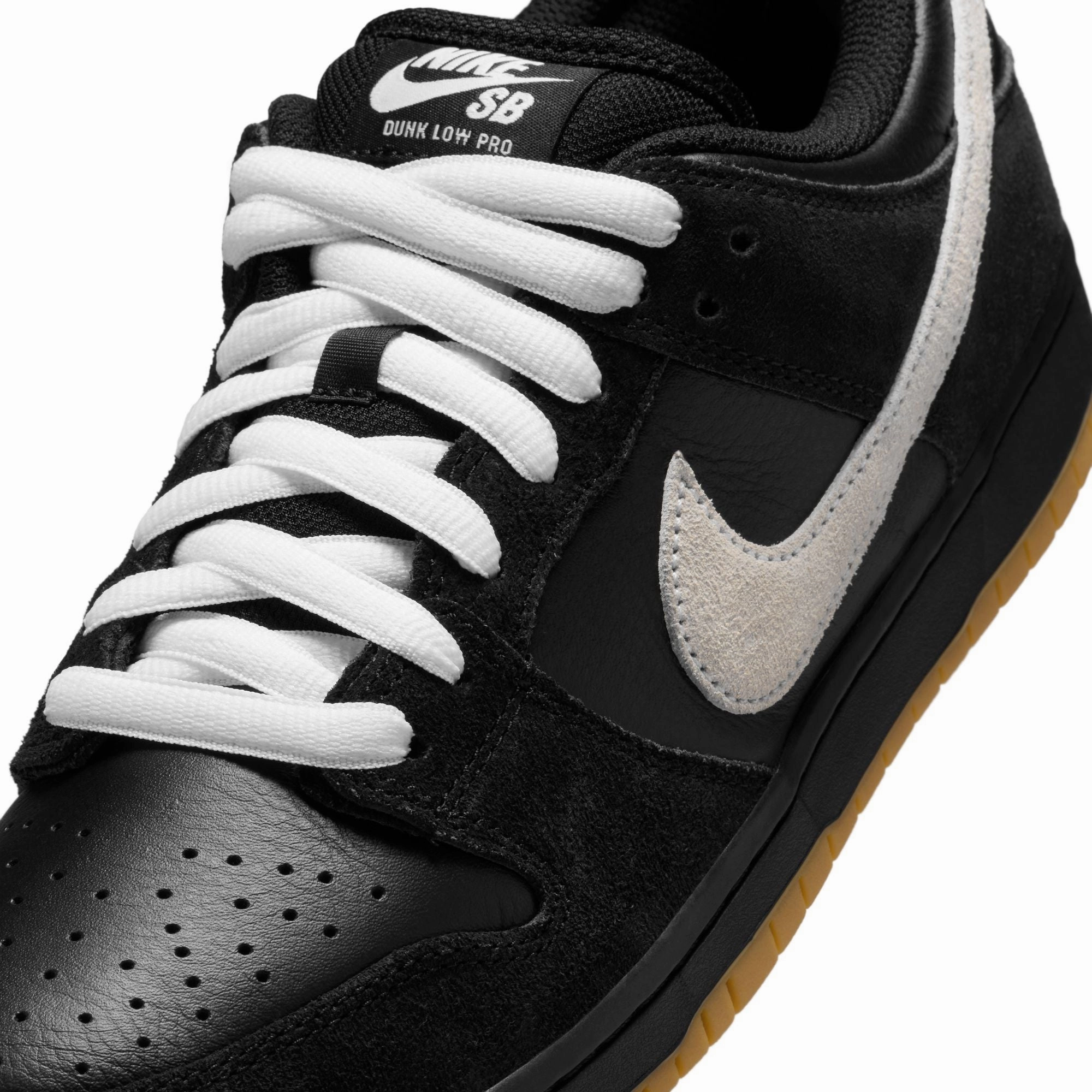 Nike SB Dunk Low Pro Black / White / Black Ground Feel