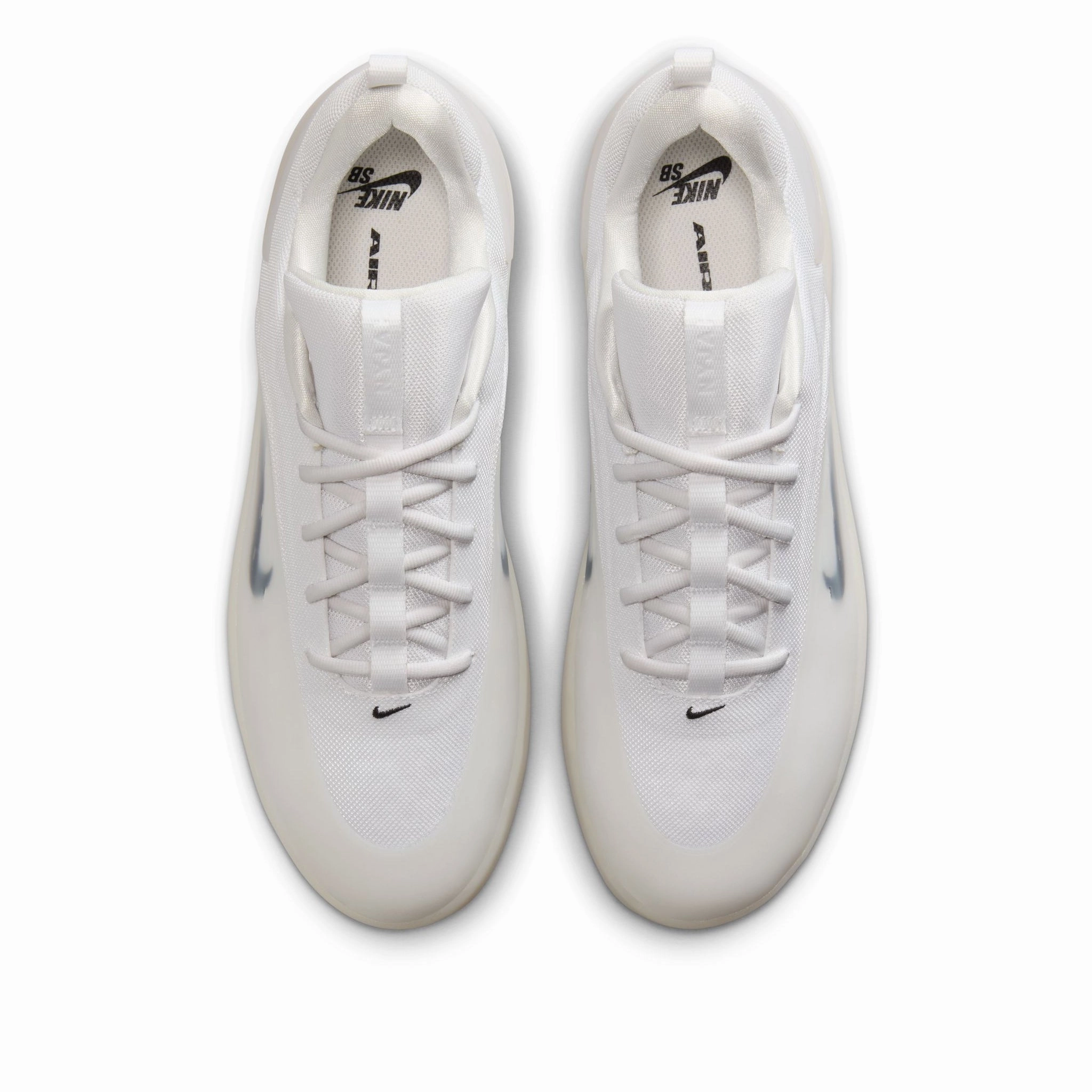 Nike SB Zoom Nyjah 4 White/Black Light and Comfortable