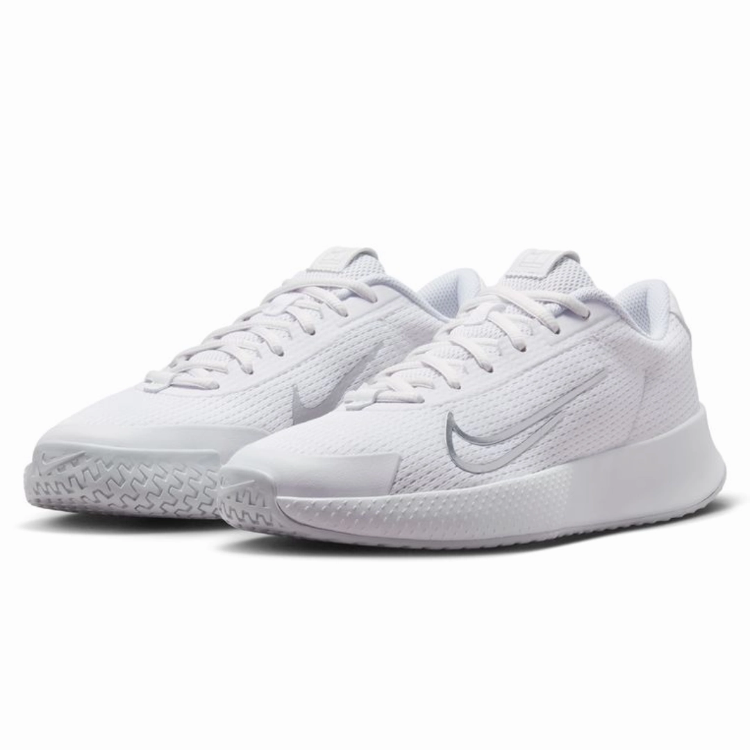 Nike Vapor Lite 2 HC Women Hard-Court Tennis Shoes - White/Metallic Silver-Pure Plantinum High - Performance Features