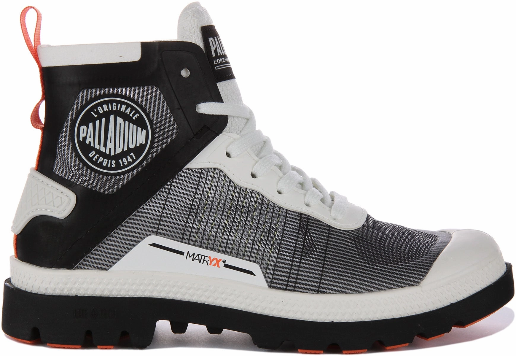 On Trend Palladium Pampa Lite In White Black