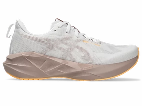 W Asics Novablast 5 White Fawn