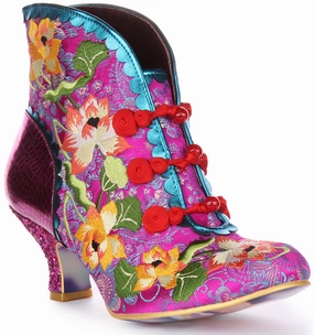 Rock Climbing Gear Multi-Terrain Footwear Irregular Choice Lotus Eater In Pink Multi For Women