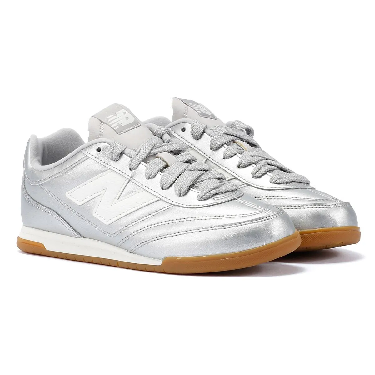 Midsoles offer consistent energy return during training Stretch knit New Balance RC42 Silver Metallic Trainers