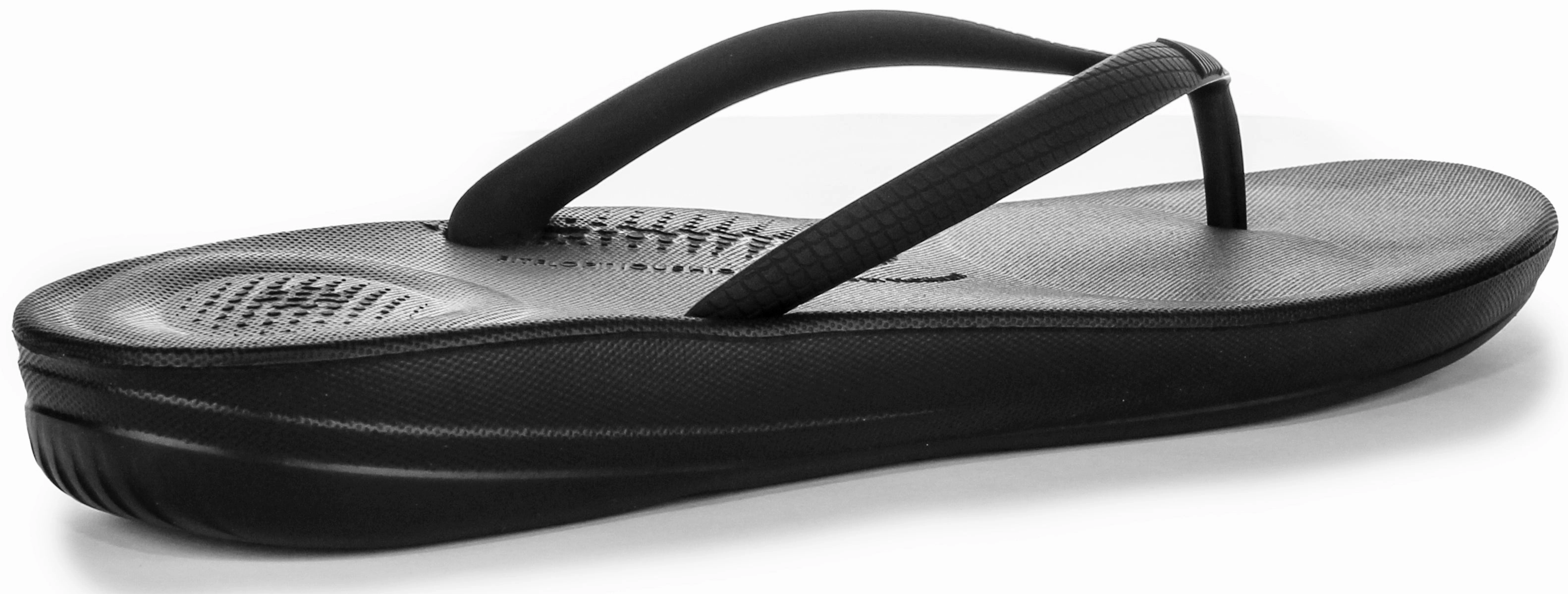 Soft foam padding Fitflop Iqushion Ergonomic In All Black For Women