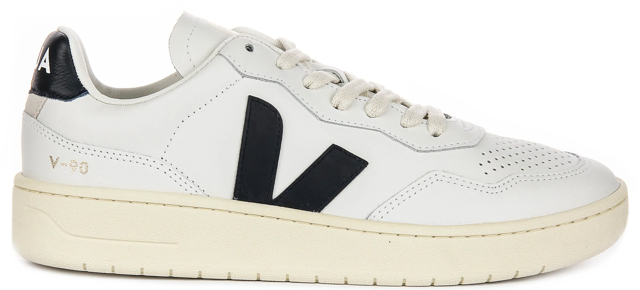 Toe room Veja V 90 OT Leather In White Navy For Men