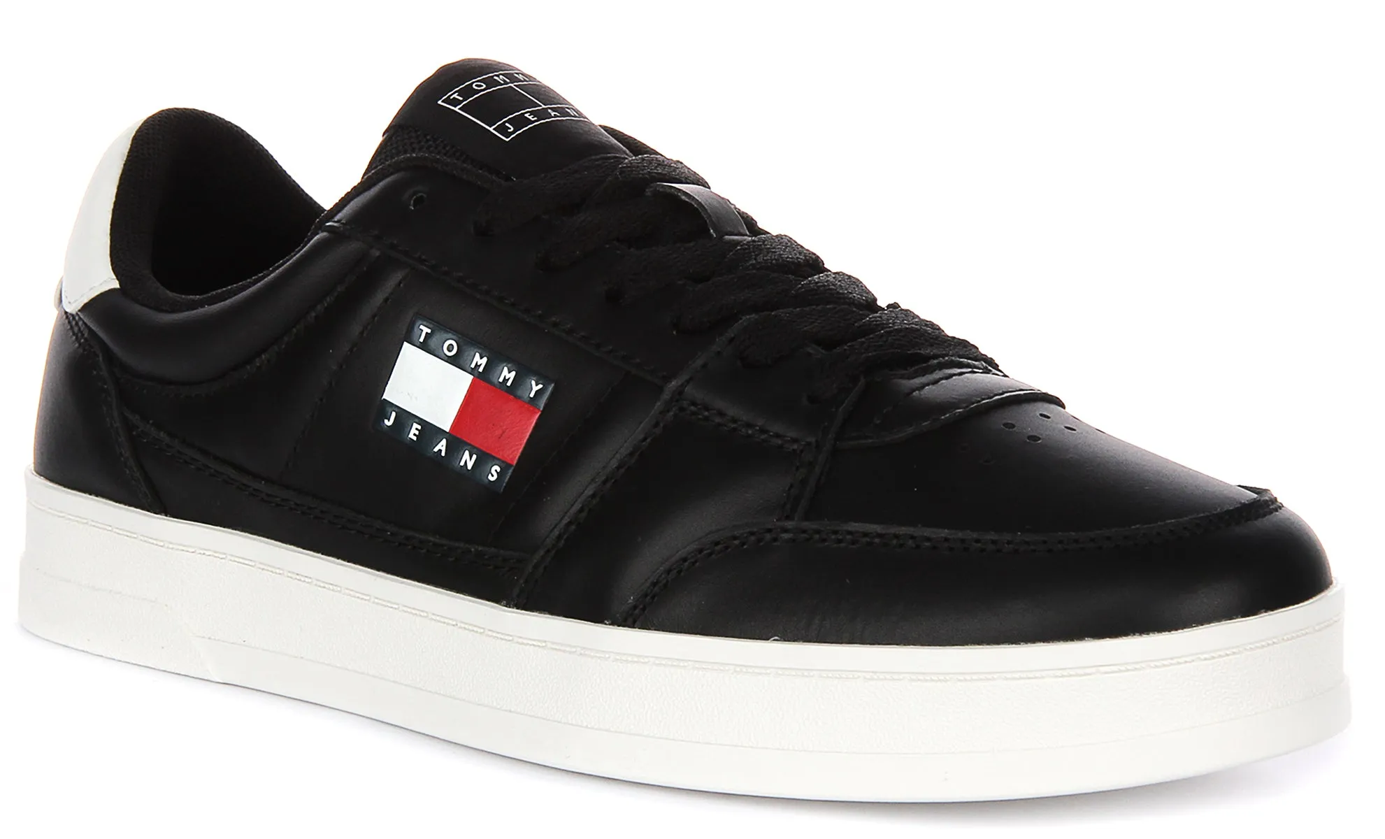 High Flexibility Ideal for indoor and outdoor athletic performance Tommy Jeans Greenwich In Black For Men