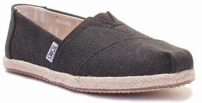 Toms Clas-W-Blk In Black Chill Style On The Move