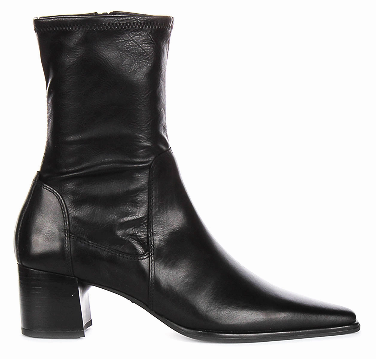 Trail Motion Gear Max Vagabond Giselle In Black For Women