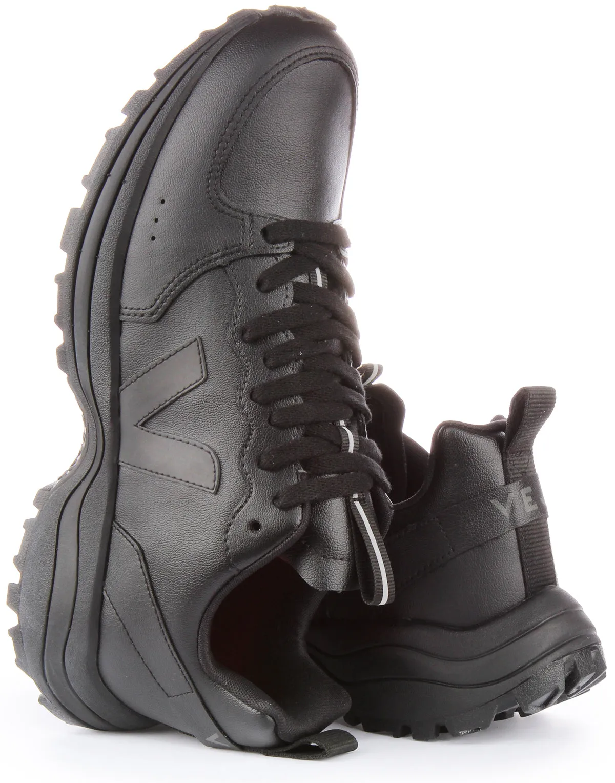 Veja Venturi CWL In Black For Women Move Ready