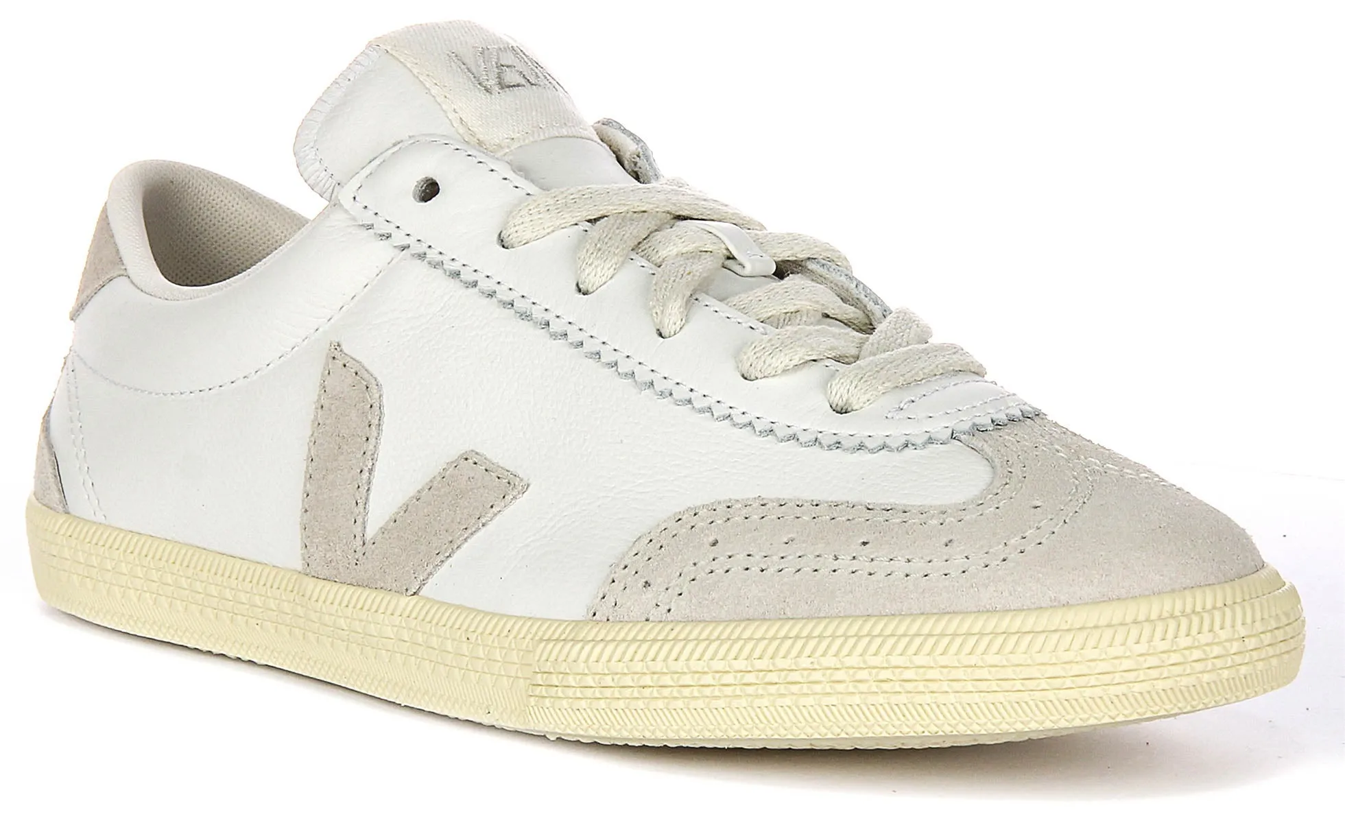 Veja Volley O. T. In Natural For Women Long Wear Speed Session