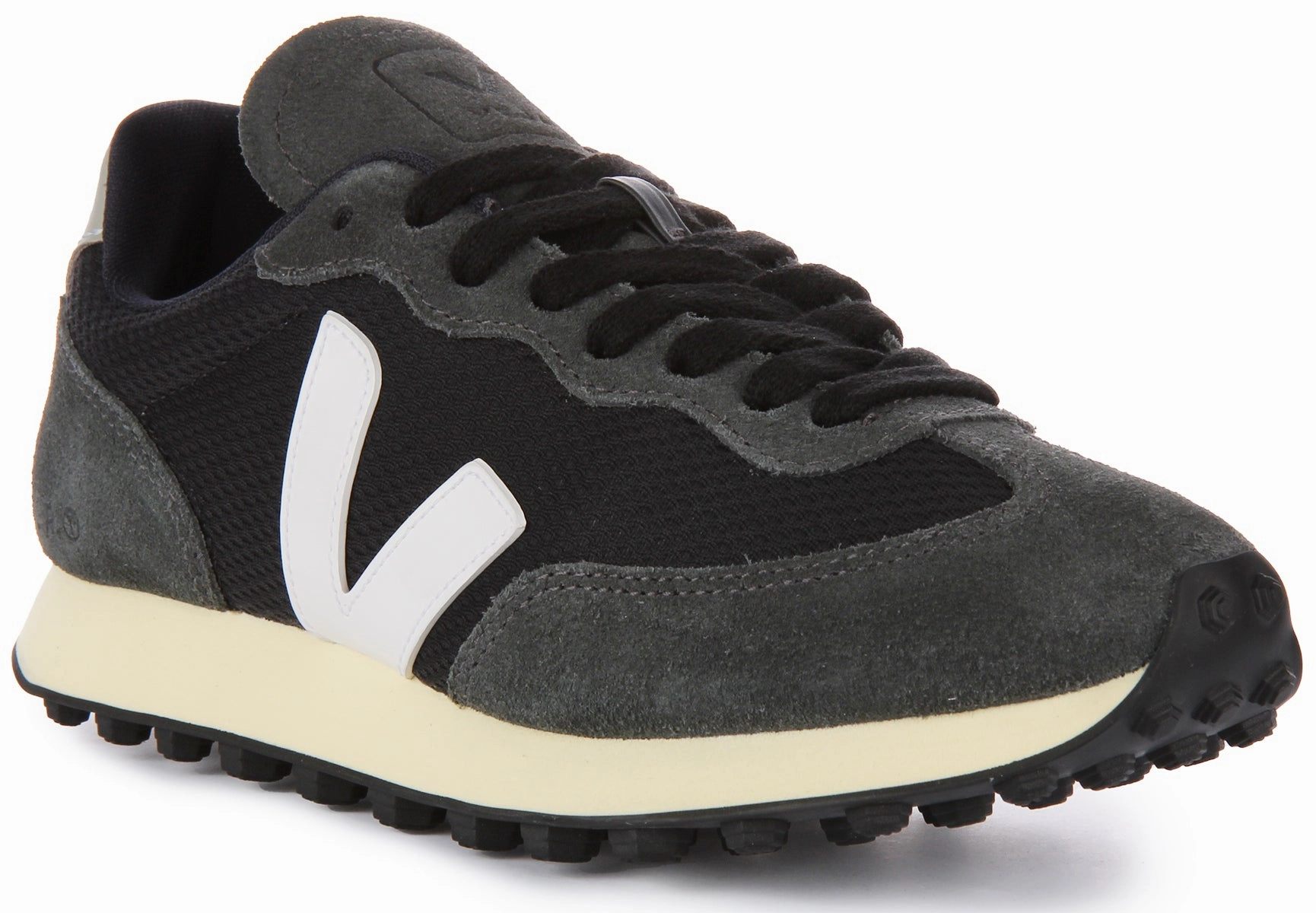 Veja Rio Branco In Black White For Women Long Lasting Padded top line softens collar contact with ankle