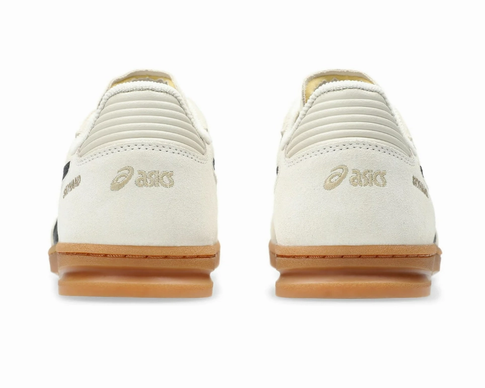 Versatile elegance ASICS - Skyhand OG - Oatmeal/Black - Men's [1203A452 250]