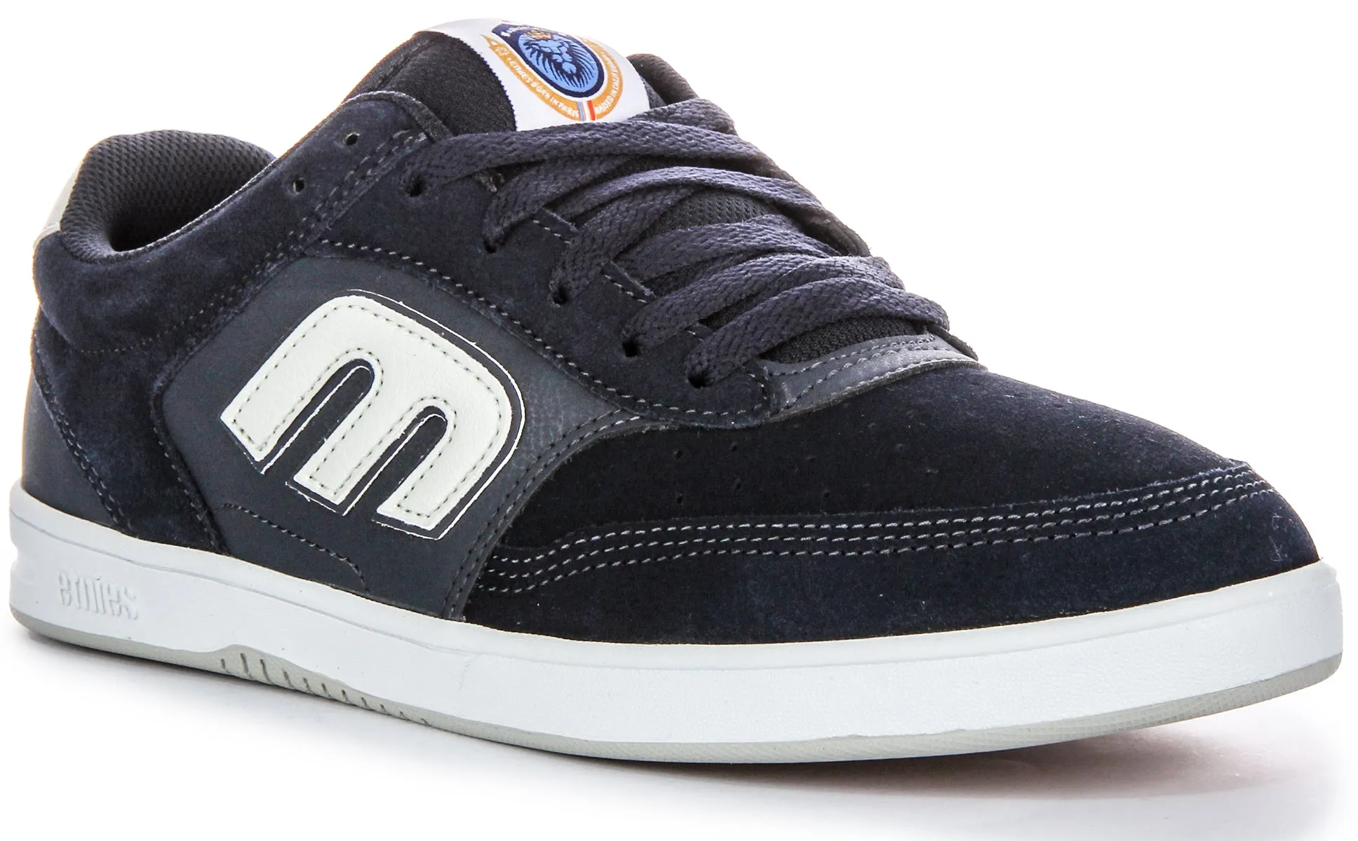 Etnies The Aurelien In Navy Grey For Men Heel cushioning promotes balance during step-backs Impact Zone