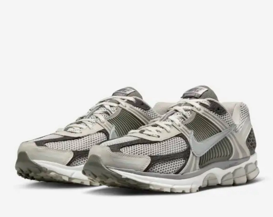 Wide space NIKE - Zoom Vomero 5 - Iron Ore/Flat Pewter - Unisex [FD0791 012]